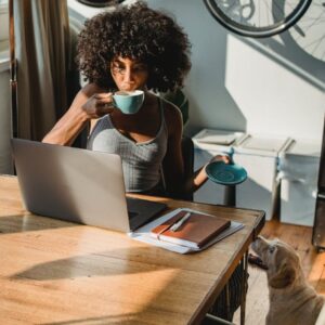 Which Should You Choose: Remote Work vs. In-House Employees?