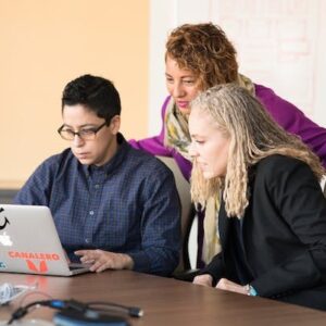 7 Benefits of Hiring a WordPress Freelancer to Manage Your Blog