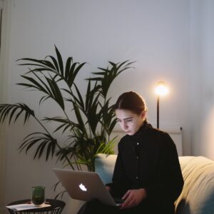 5 Ways Virtual Assistants Can Benefit Your Amazon or eBay Business